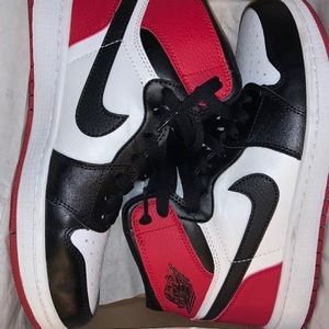 Jordan 1 Retro Black Toe